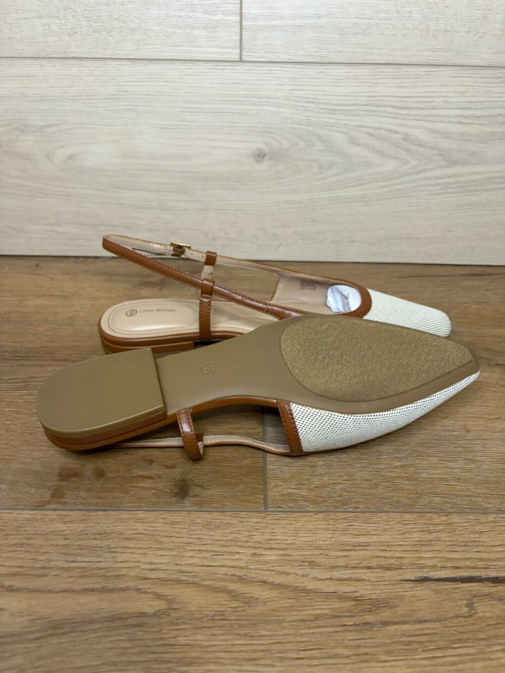 Giani Bernini Umaac Snip Toe Slingback Flats Brown White 8.5M - Picture 7 of 8